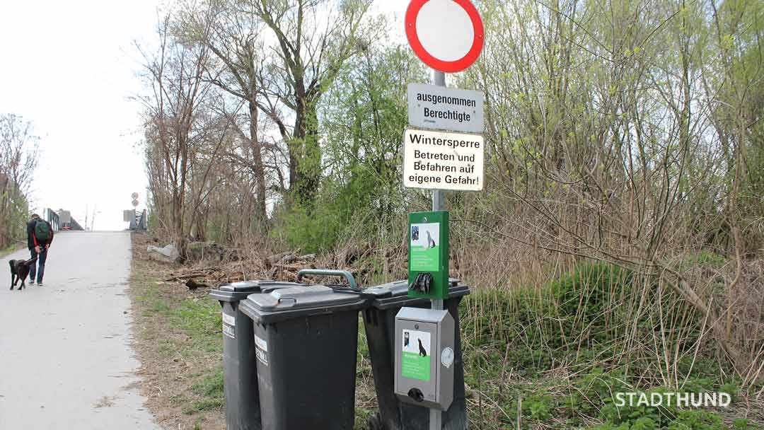 Mistkübel und Sackerlspender Pionierinsel Klosterneuburg